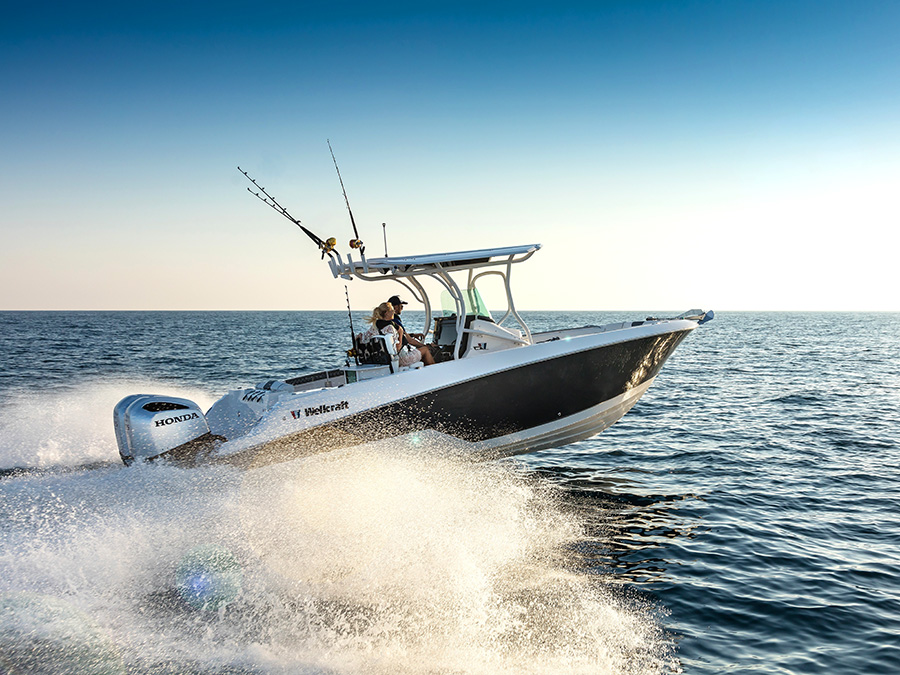 Silnik zaburtowy Honda V6 BF 225 na wodzie